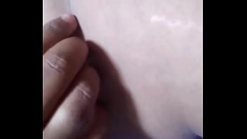 Desi Aunty’s Deep Navel Tease